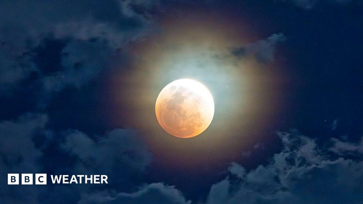 Blood Moon partial lunar eclipse: How and when to see it in UK skies