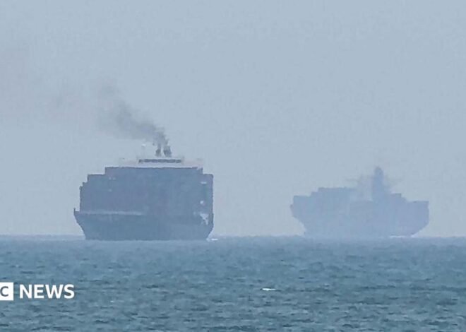 Hormuz talks positive, Oman says, as Iran warns deal would not open strait