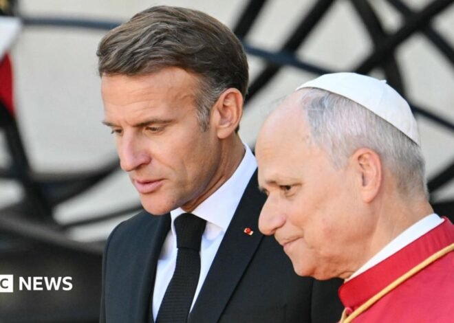 Thousands turn out to greet Pope in France