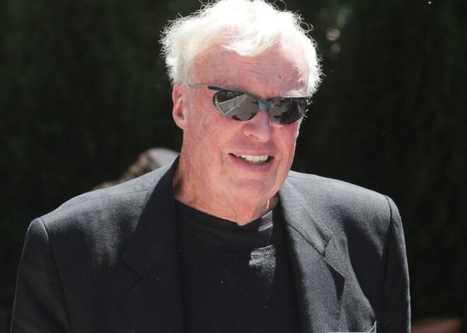 Nike co-founder Phil Knight donates $1.1B to Oregon medical center