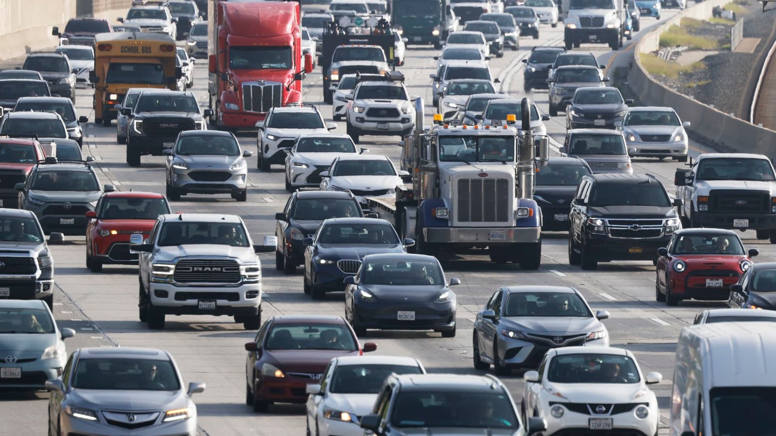 Trump approves new fuel economy standards, reversing Biden’s EV push