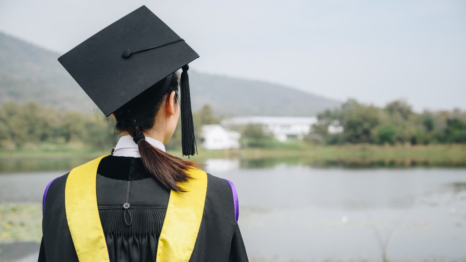 How recent grads, college students should think about AI and jobs