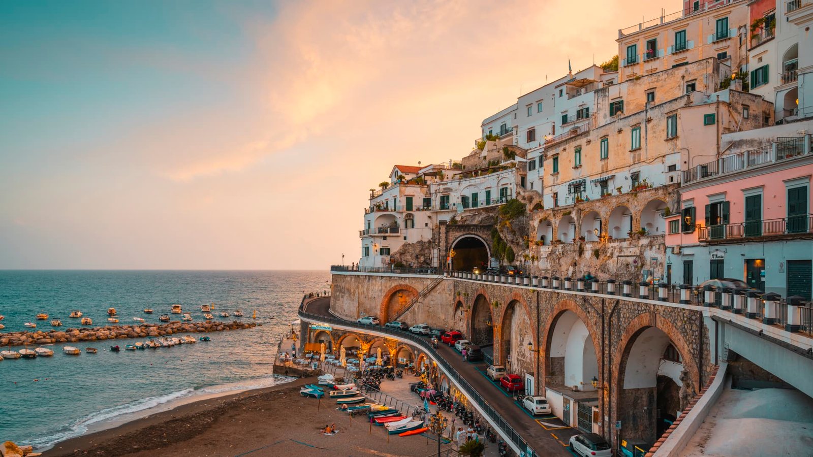 Labor Day kicks off fall travel surge as wealthy avoid crowds