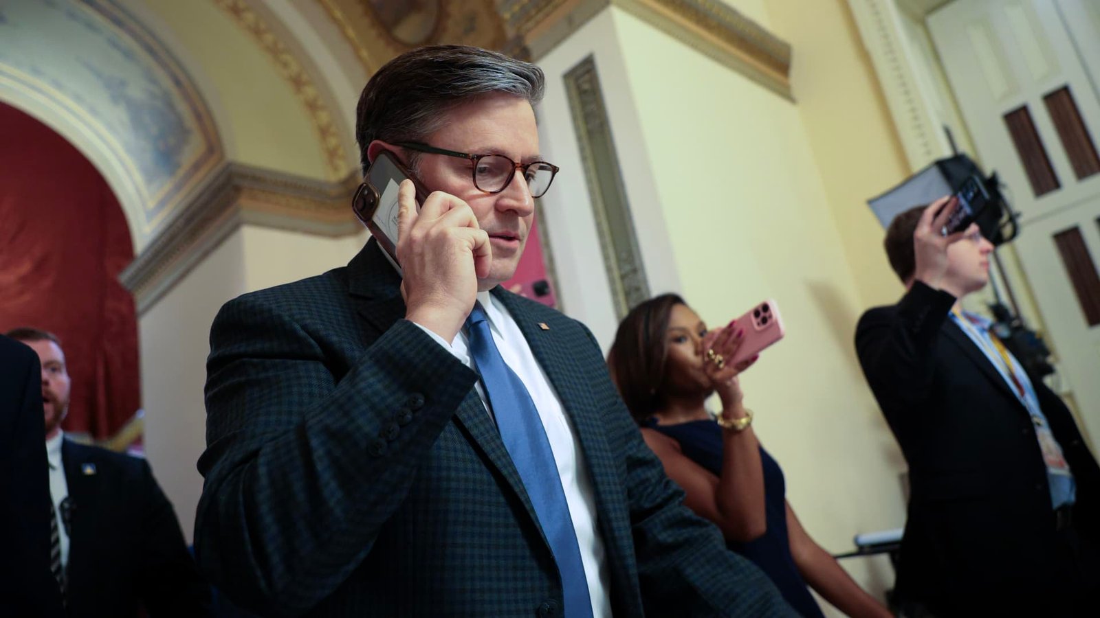 Amid calls for urgent AI action from Congress, House heads to campaign