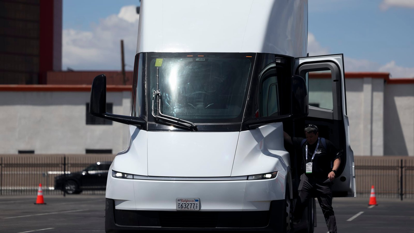 Tesla aims to scale Semi truck production with Nevada factory opening