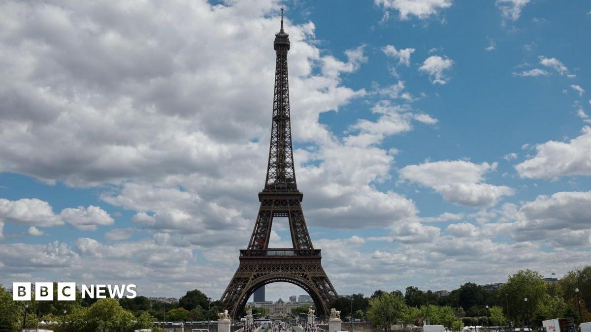 Eiffel Tower shut by staff strike over female workers being moved for religious visit