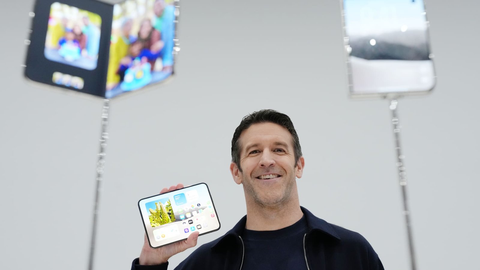 Apple releases iOS 27, redesigned Siri AI