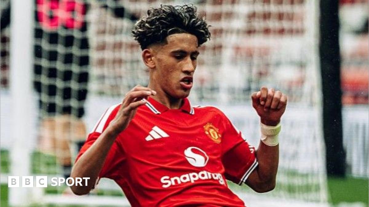 Rising star JJ Gabriel on brink of quitting Man Utd