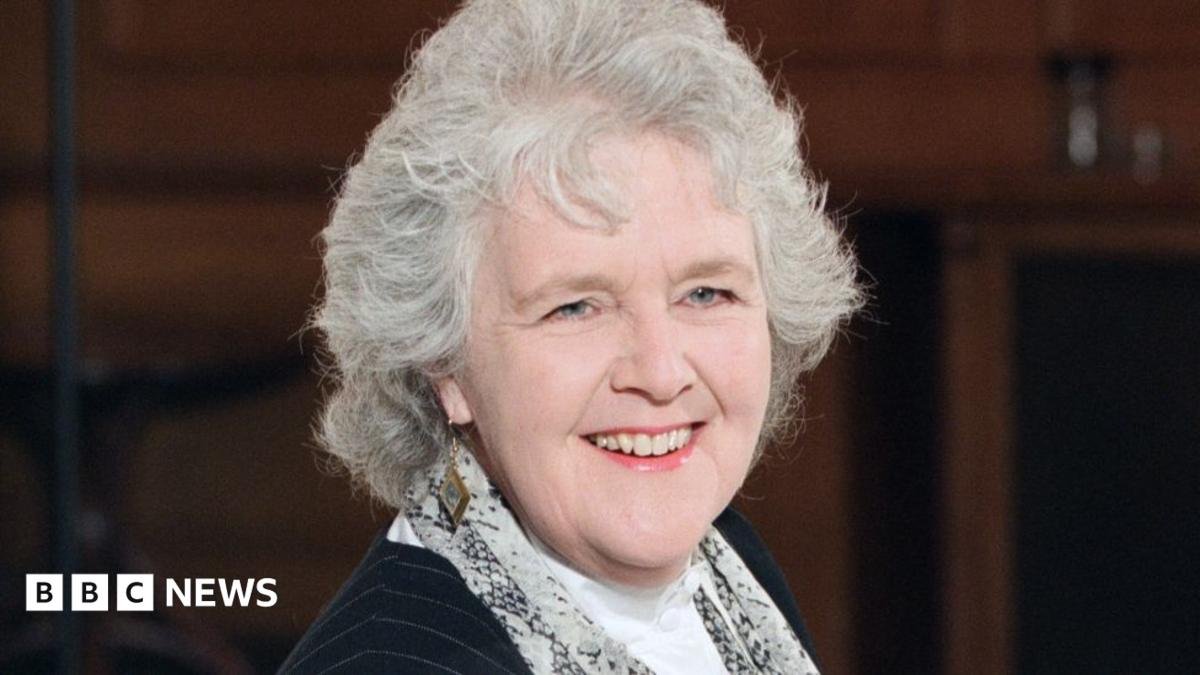 Stephanie Cole: Tenko and Doc Martin actress dies aged 84