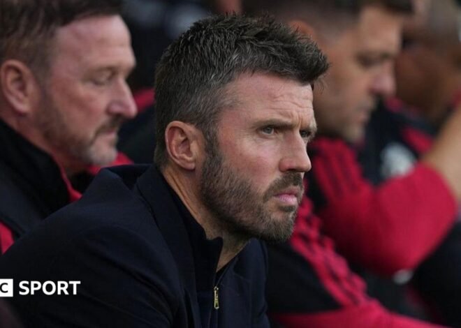 Man Utd: Michael Carrick defends players after Gary Neville comments