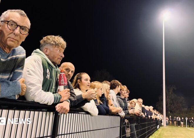 Hundreds attend controversial Mulbarton v Woodford FA Cup replay