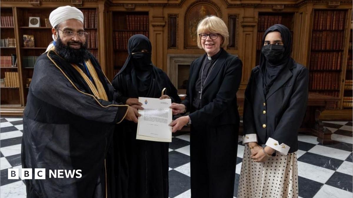 Archbishop withdraws award from Muslim cleric who praised Bin Laden