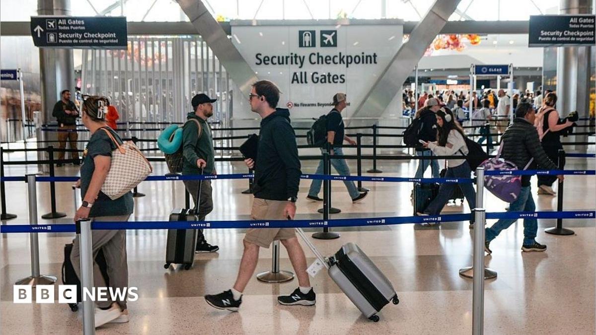 TSA brings back visitor gate access for some Americans