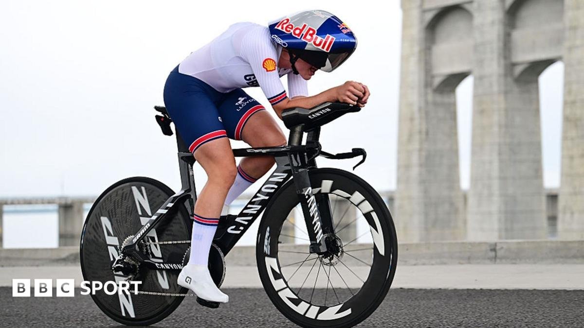 Cycling World Road Championships: GB’s Zoe Backstedt wins women’s time trial silver