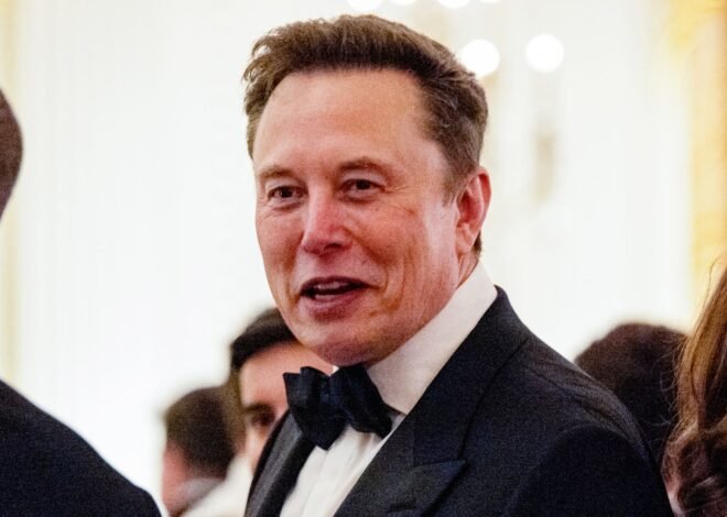 SpaceX stock climbs highest since June, returning Musk to trillionaire