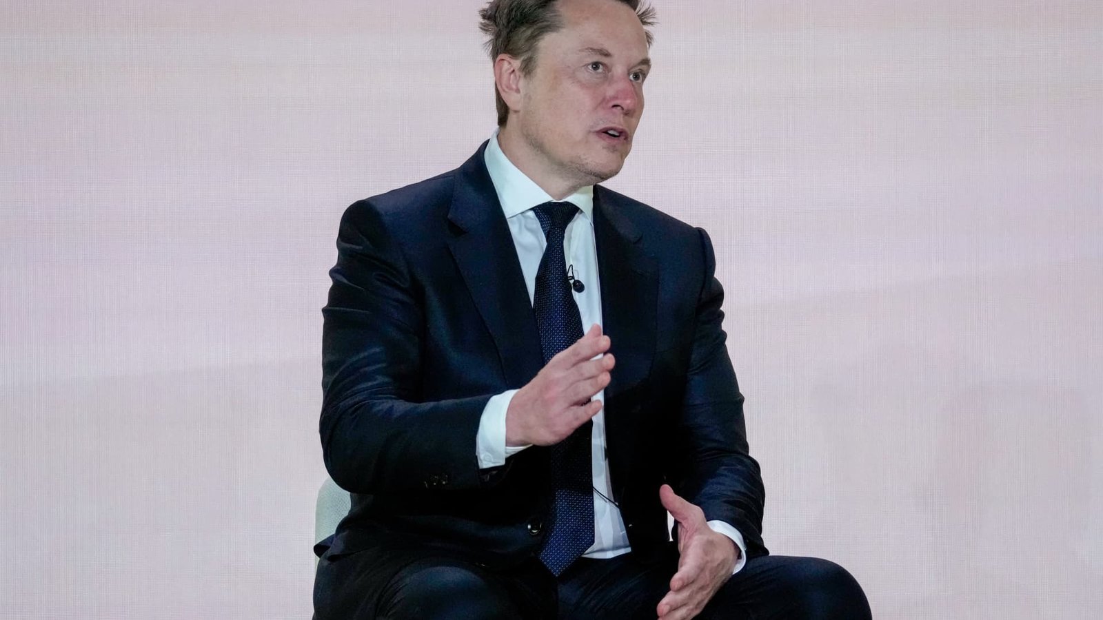 Democrats surge as Musk backs Republicans