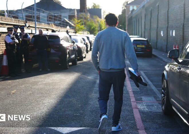 Hundreds of criminals leave prison under early release scheme